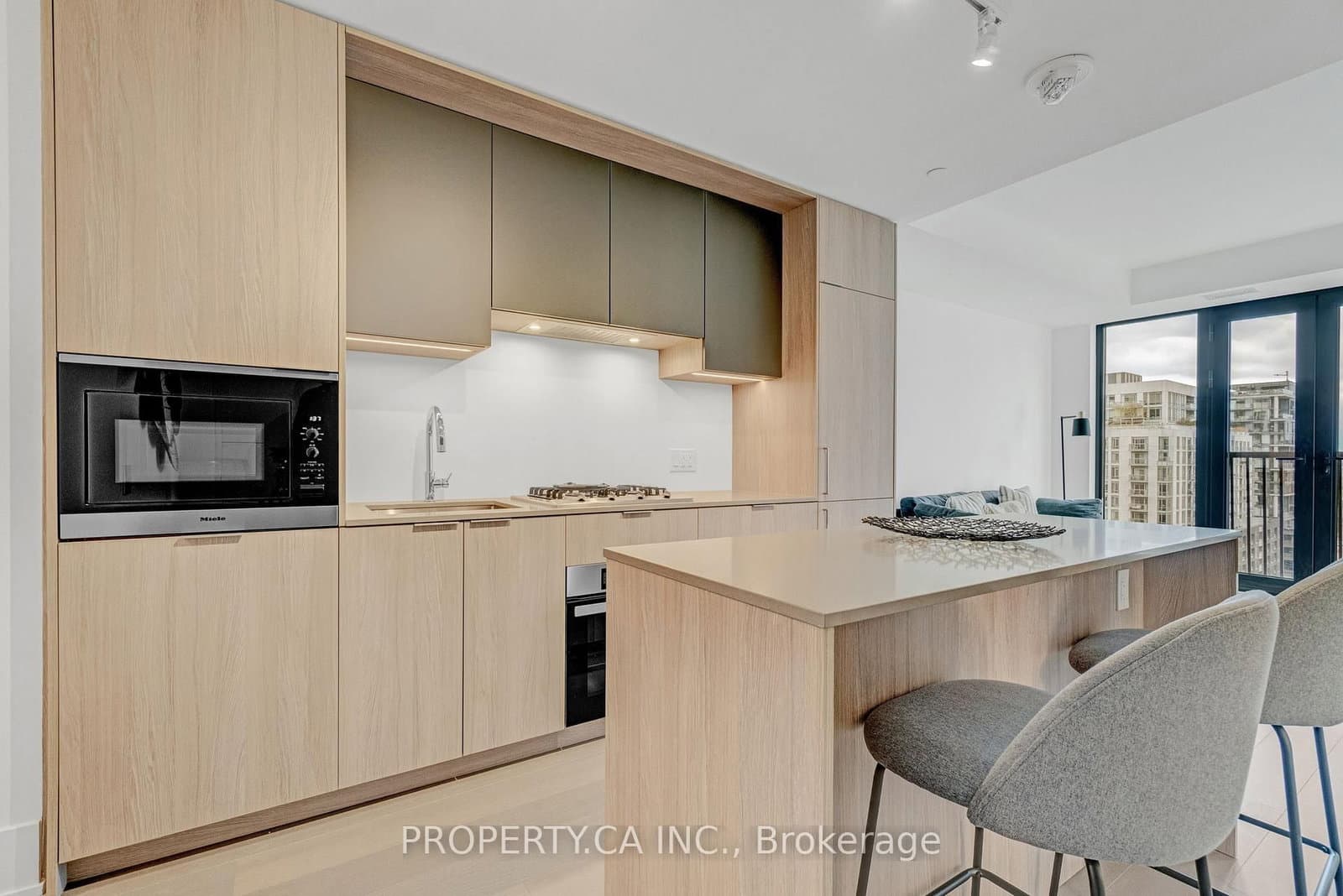 123 Portland Street, Unit 1208