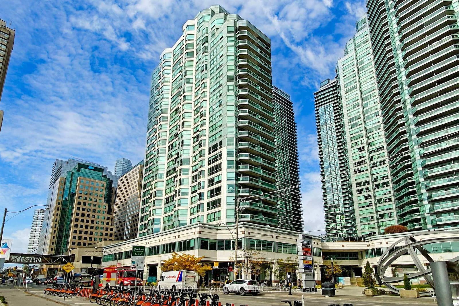 10 Queens Quay W, Unit 1808