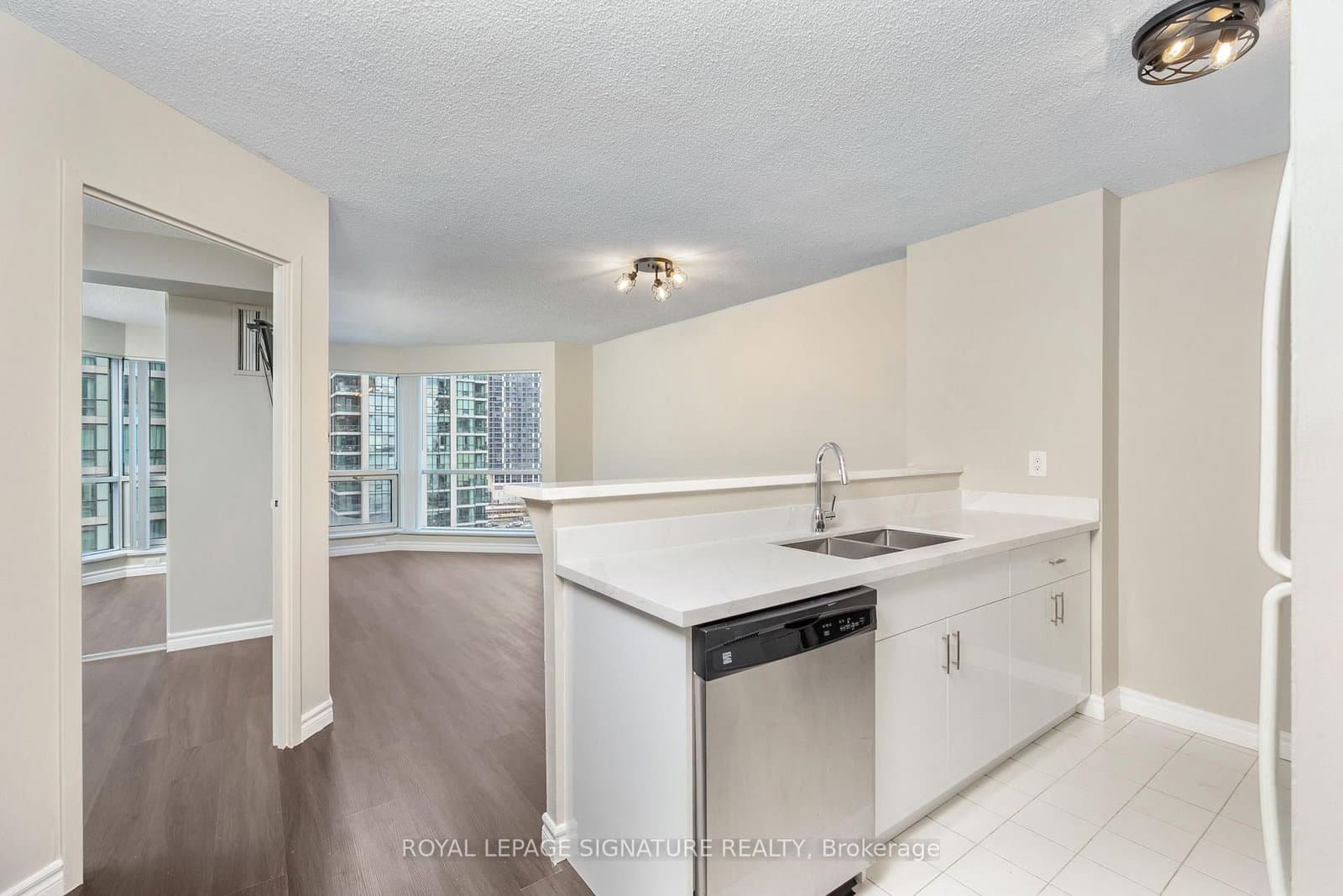 10 Yonge Street, Unit 1504