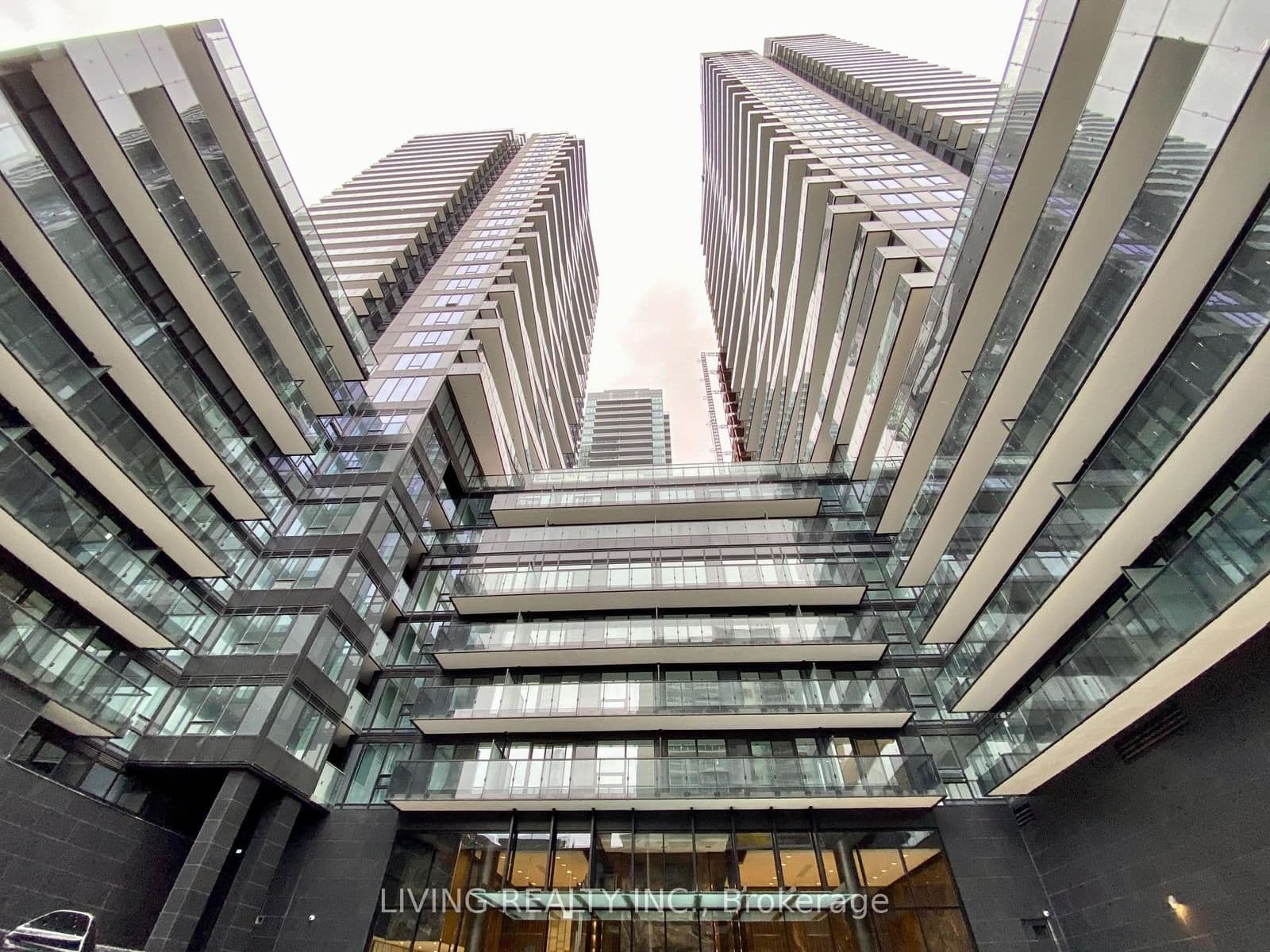 117 Broadway Avenue, Unit 710