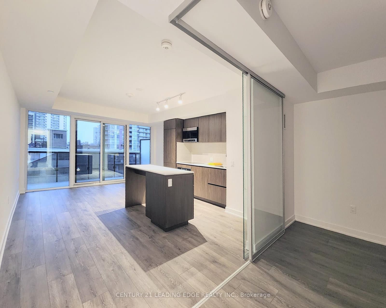 117 Broadway Avenue, Unit 412 N