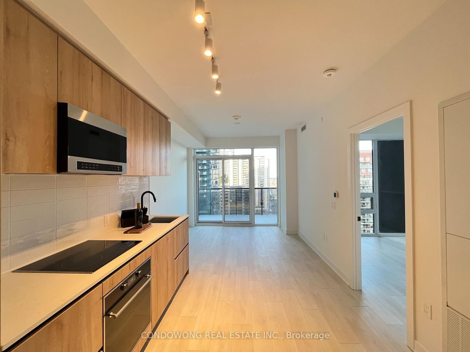 117 Broadway Avenue, Unit 1408