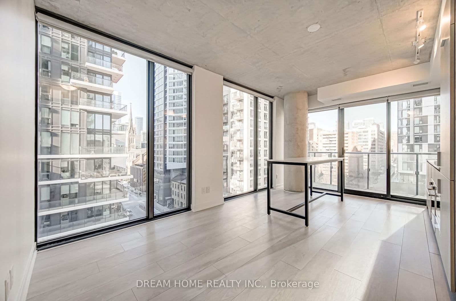 47 Mutual Street, Unit 803