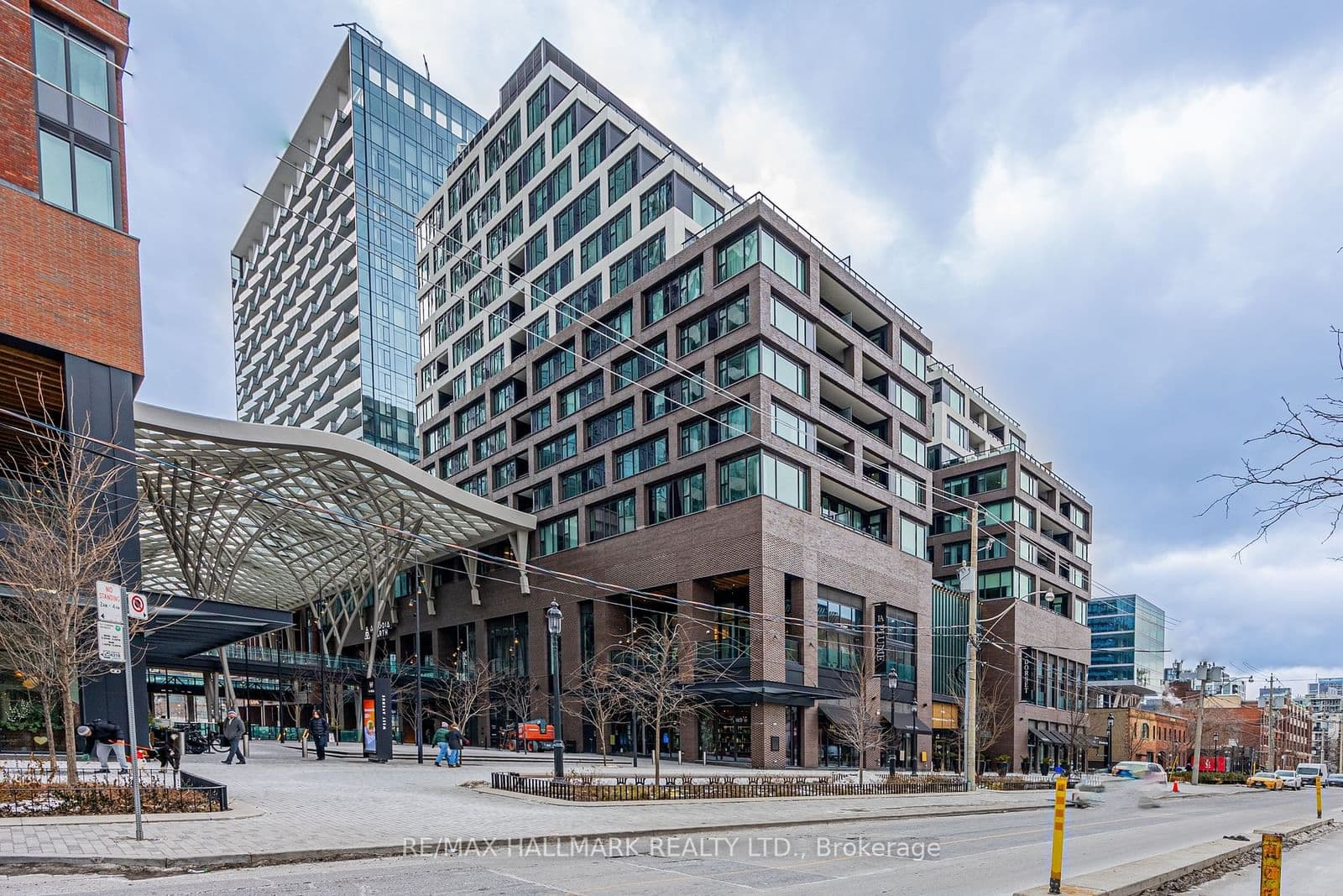 455 Wellington Street W, Unit 407