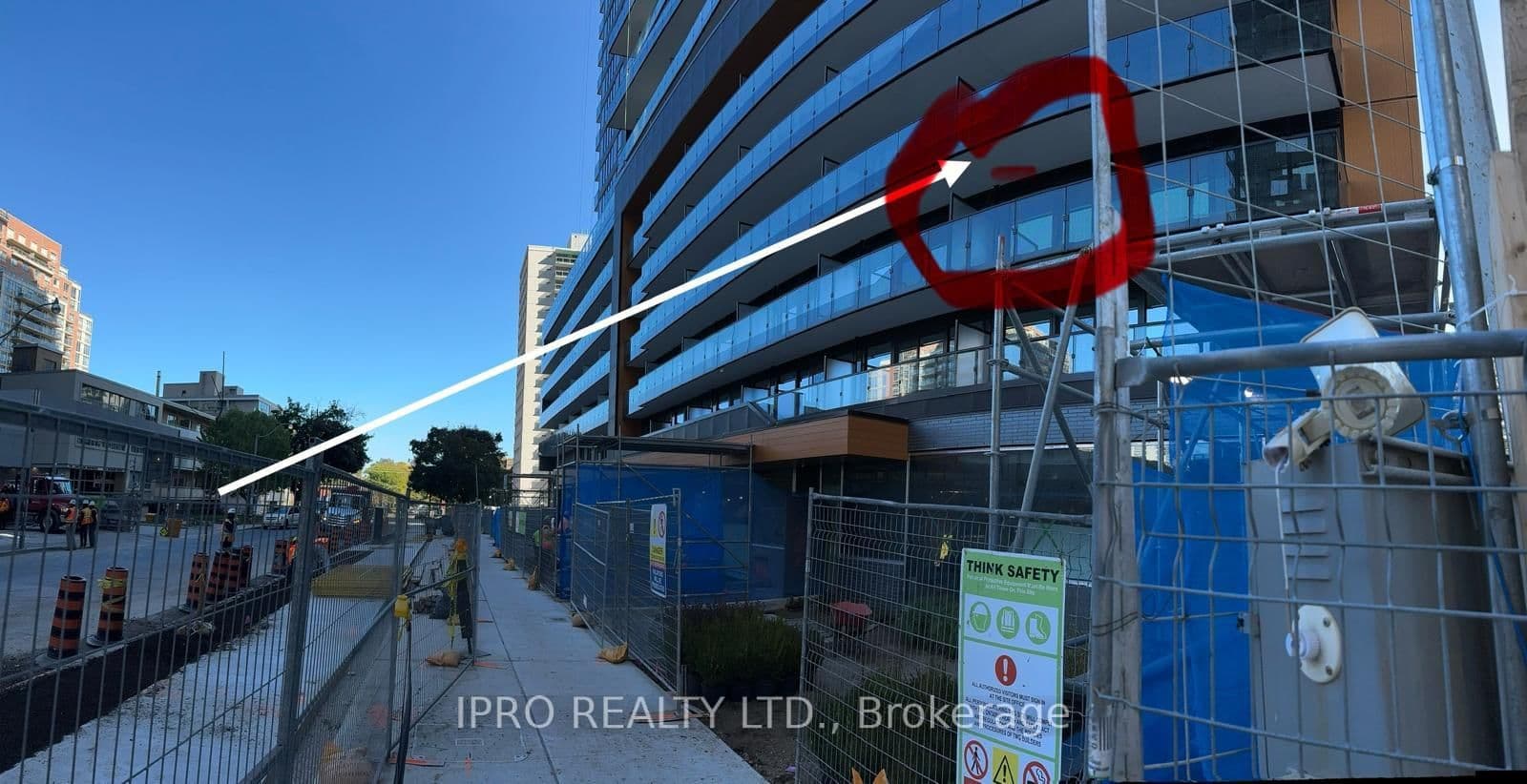 117 Broadway Avenue N, Unit 304