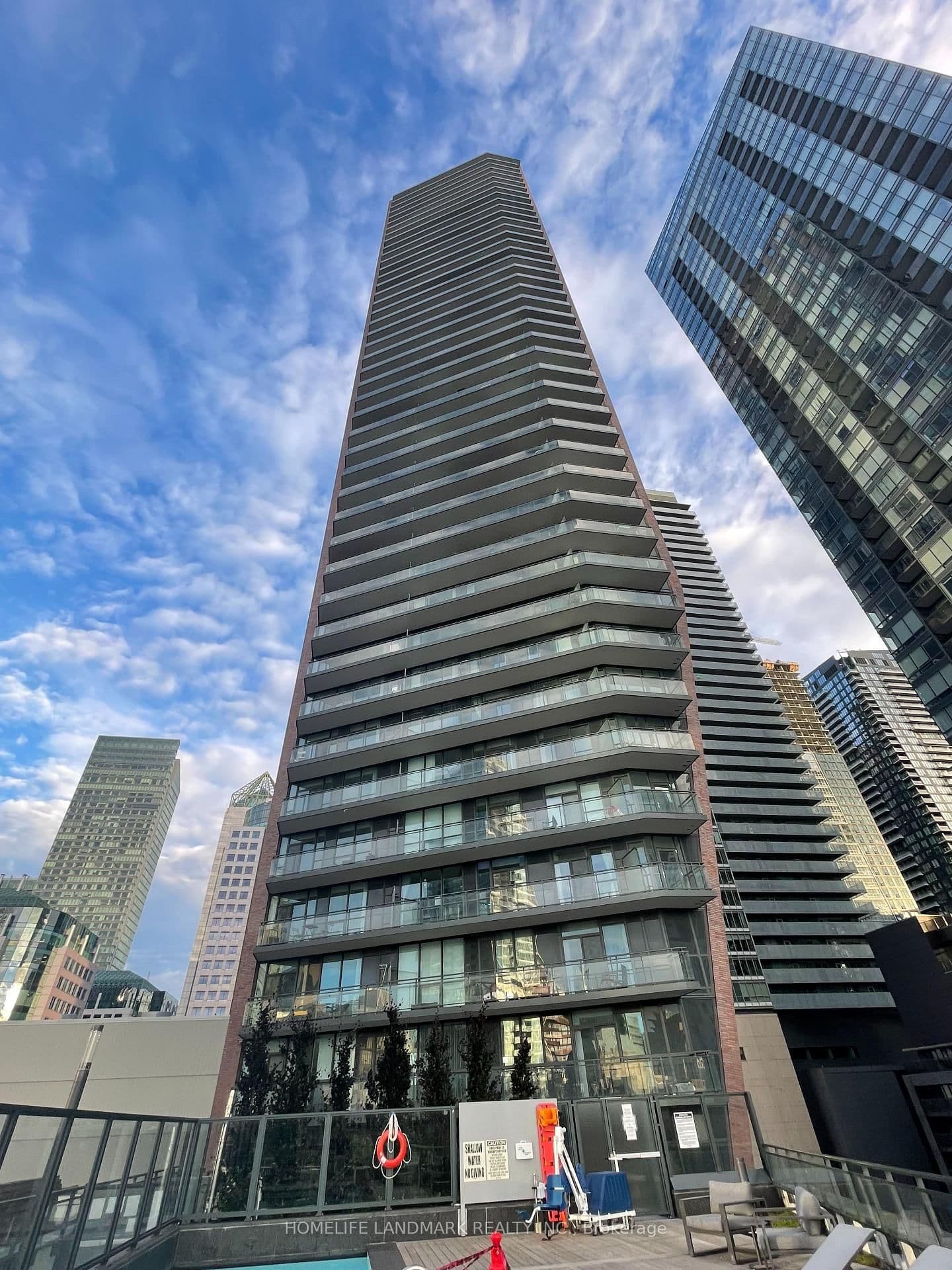 99 John Street, Unit 1107