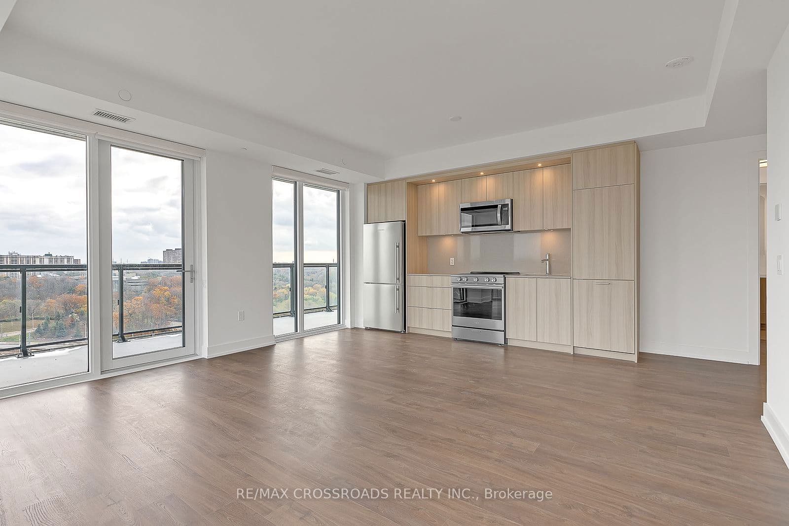 30 Inn On The Park Drive, Unit 1004