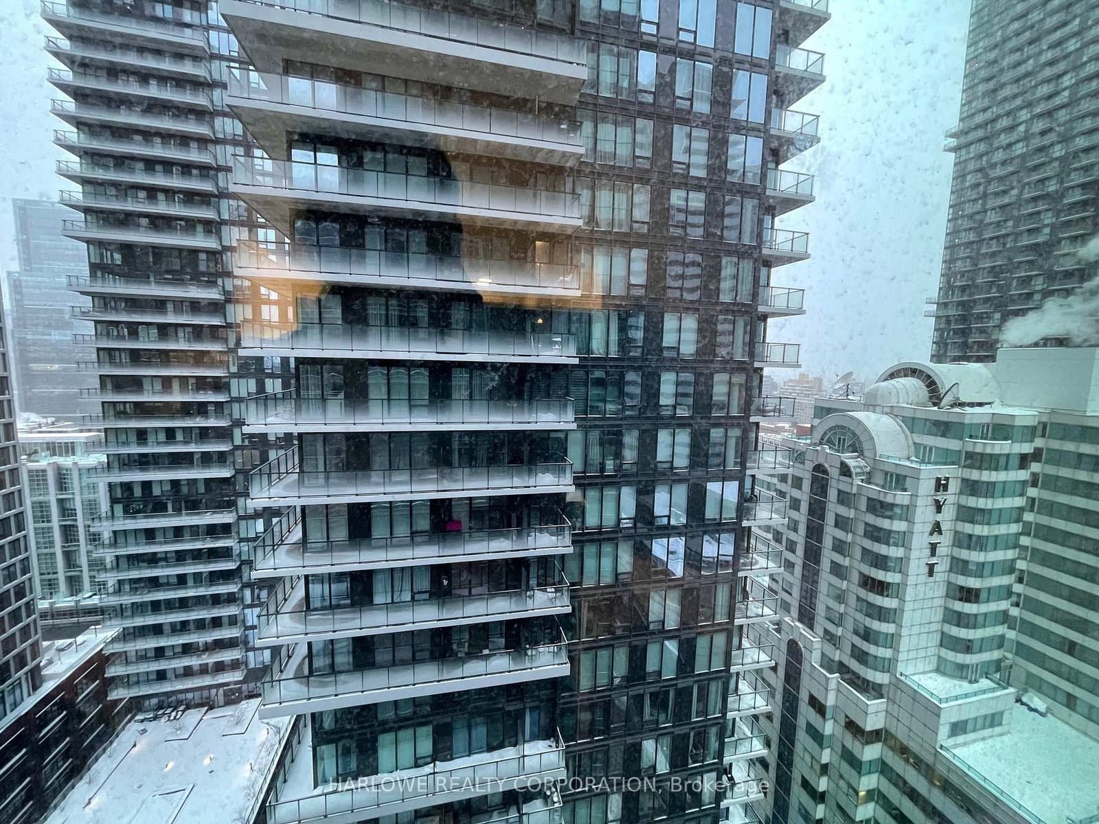 327 King Street W, Unit 2304