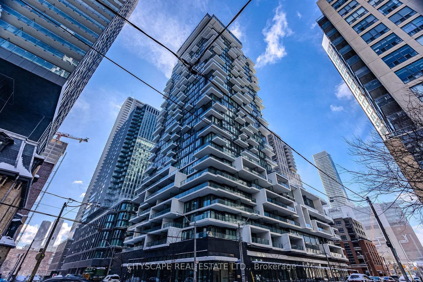 #907 - 77 Shuter Street