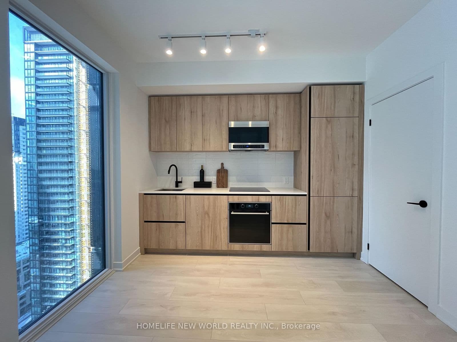 117 Broadway Avenue, Unit 2403