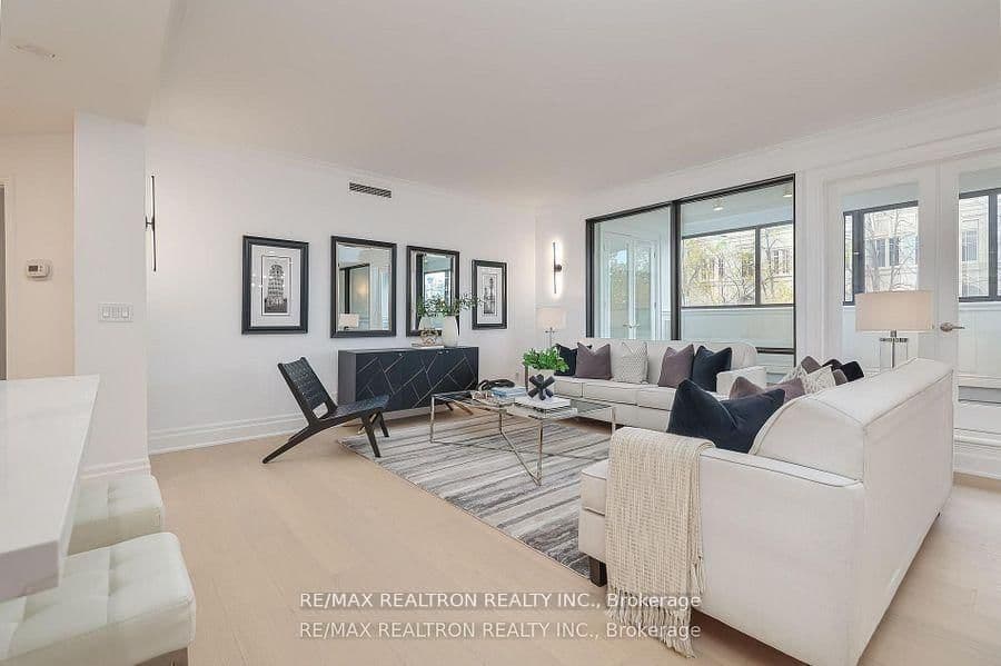 342 Spadina Road, Unit 103