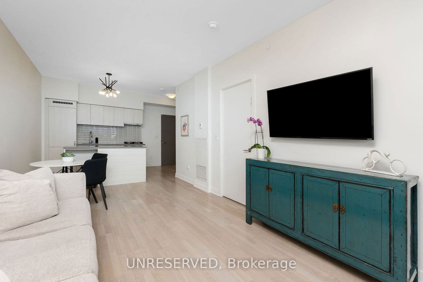 501 St. Clair Avenue W, Unit 1304