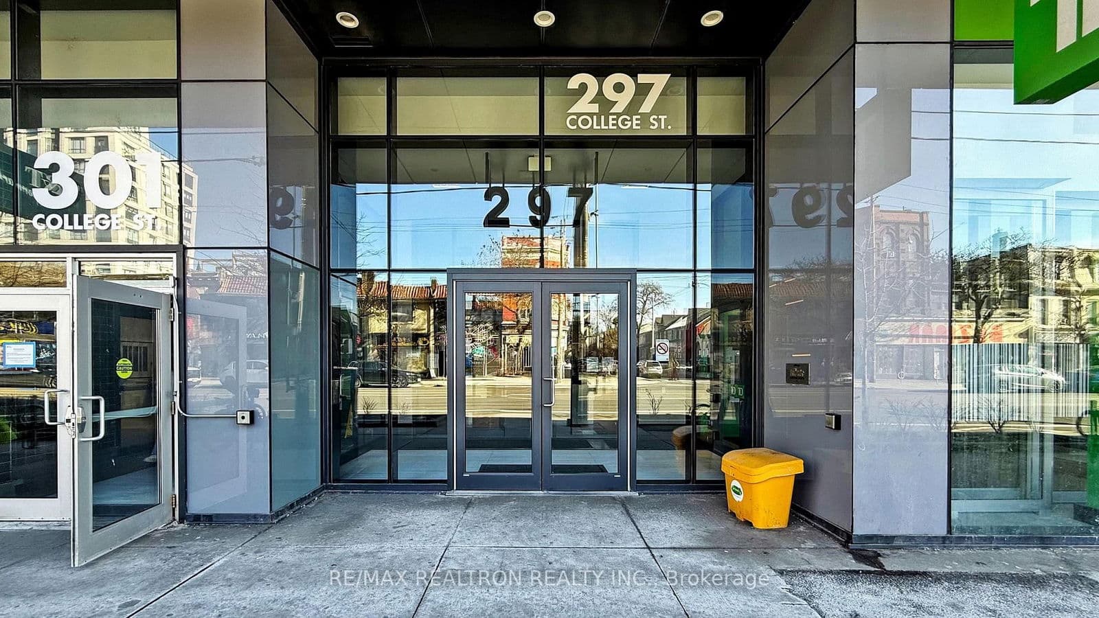 297 College Street, Unit 815