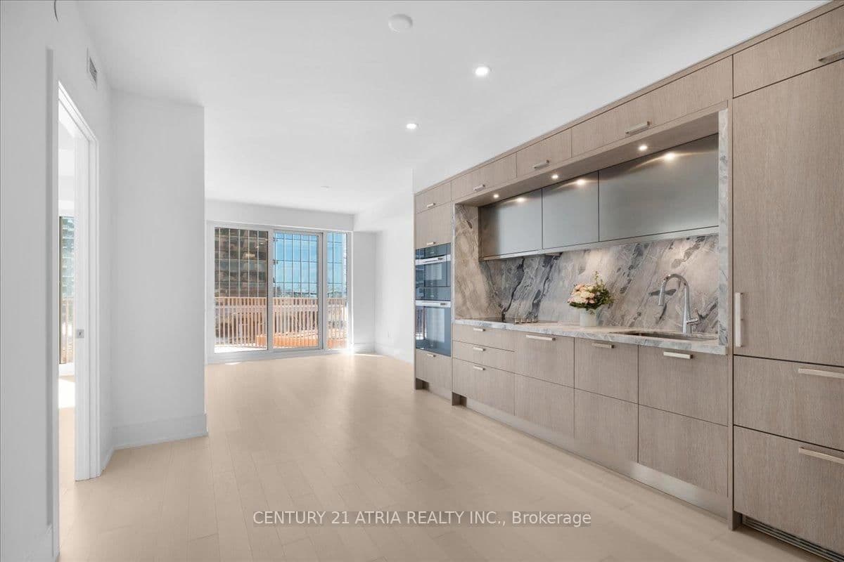 155 Merchants' Wharf, Unit 226