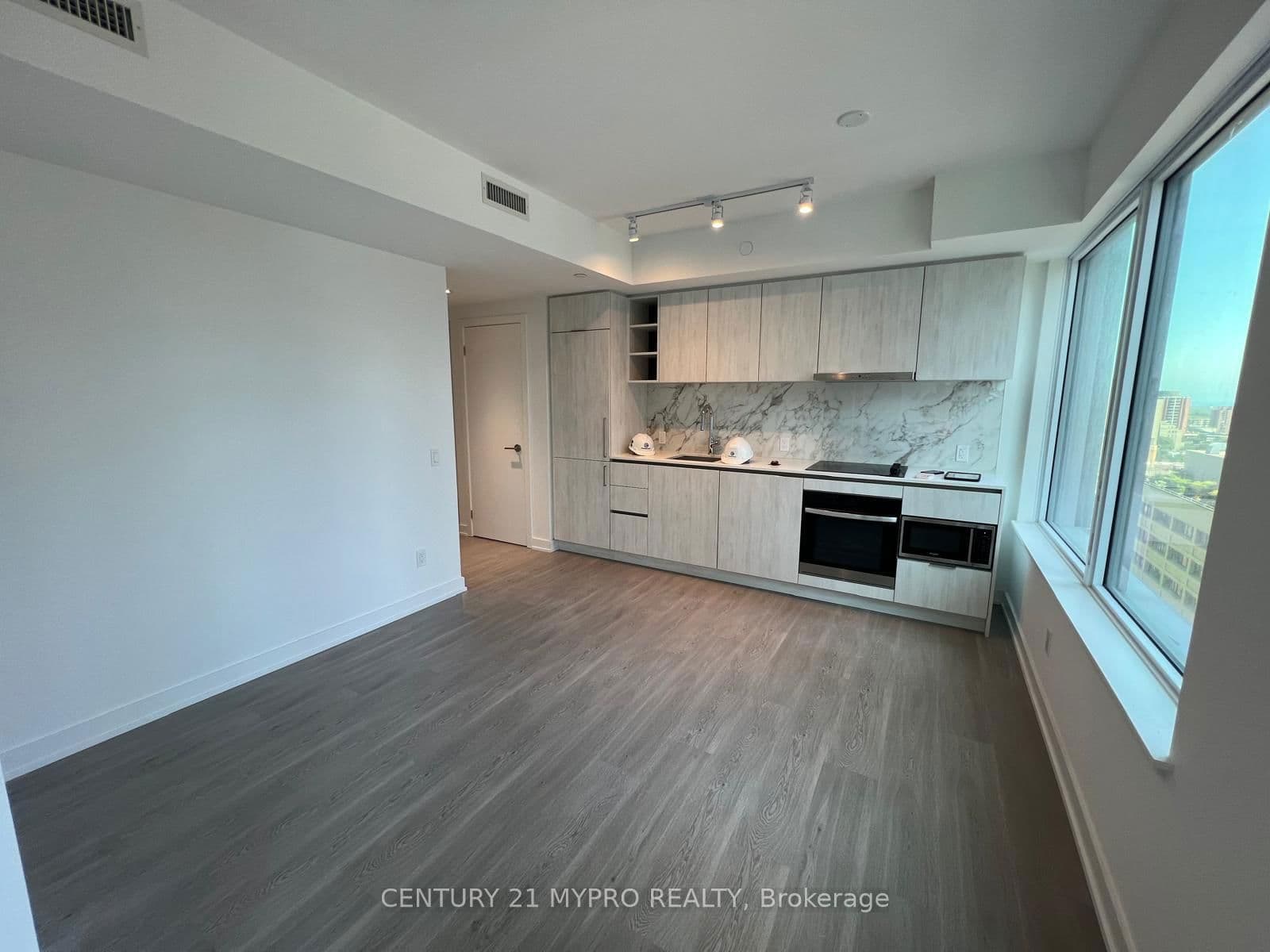 8 Wellesley Street W, Unit 1815