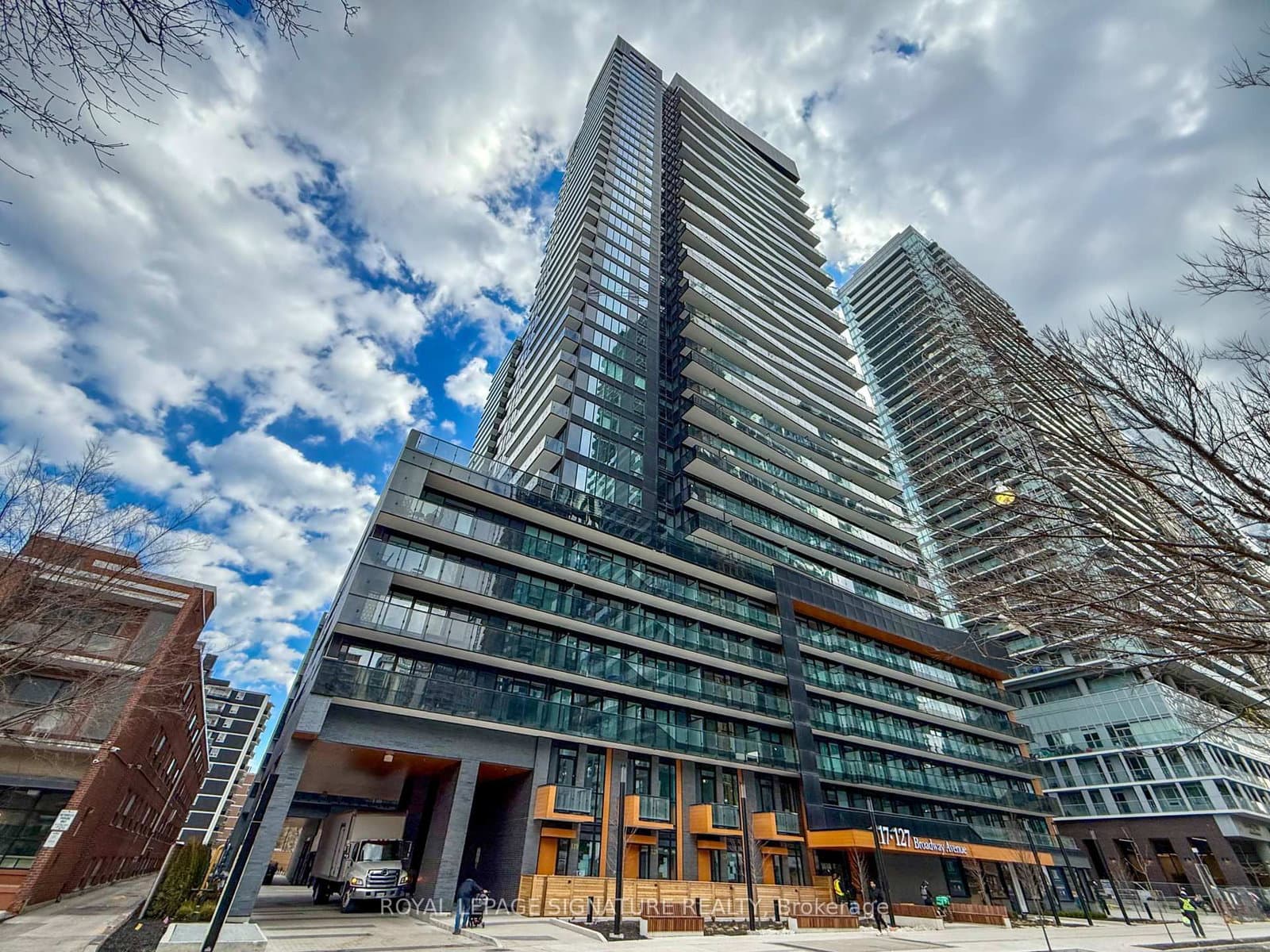 117 Broadway Avenue, Unit 2813