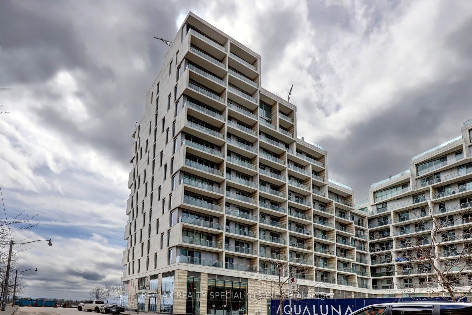 118 Merchants' Wharf Avenue, Unit 512