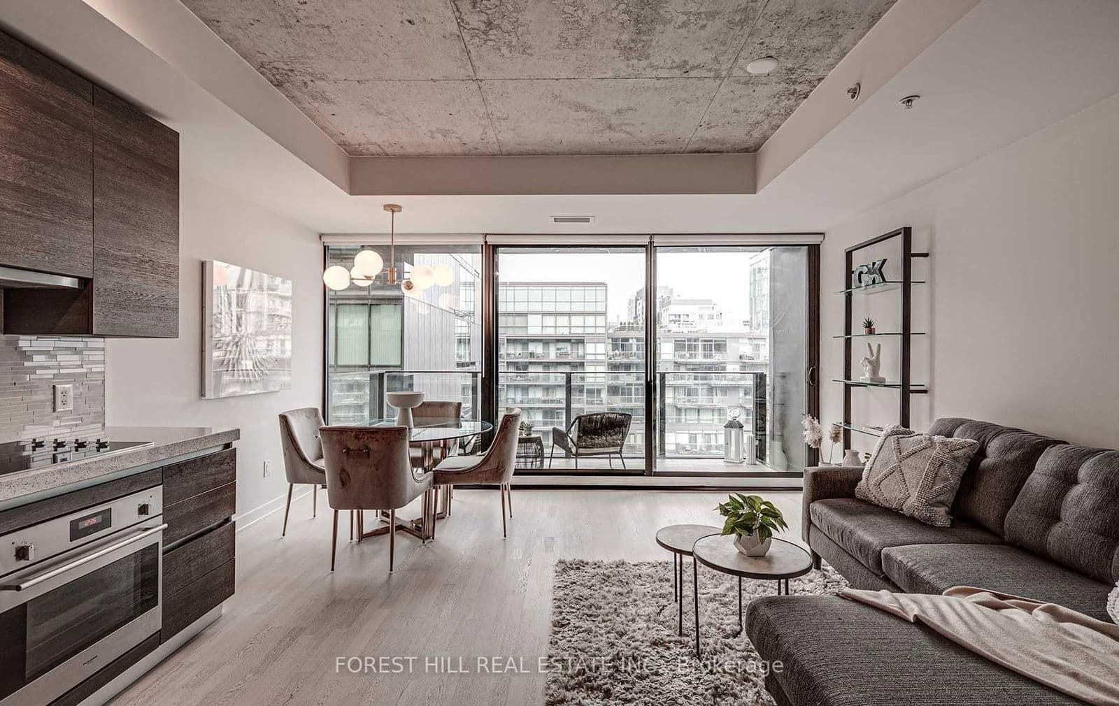 629 King Street, Unit 811