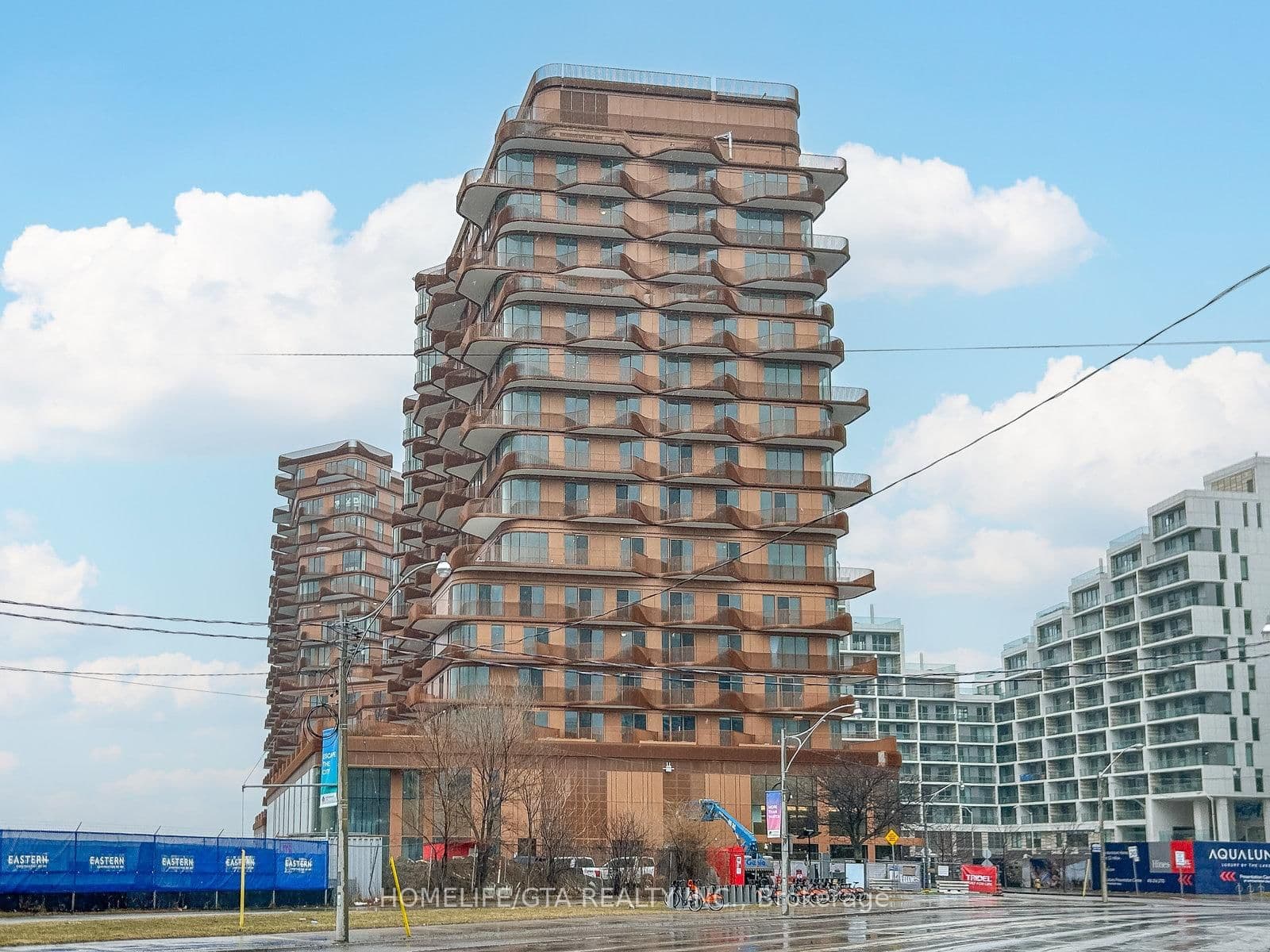 155 Merchants' Wharf, Unit 521