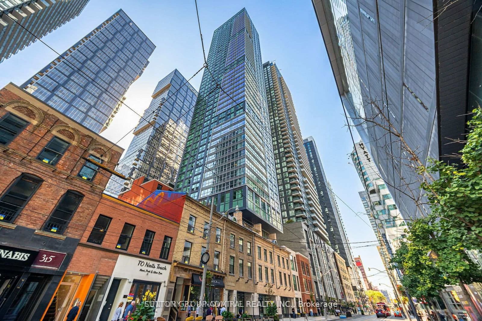 327 King Street W, Unit 601