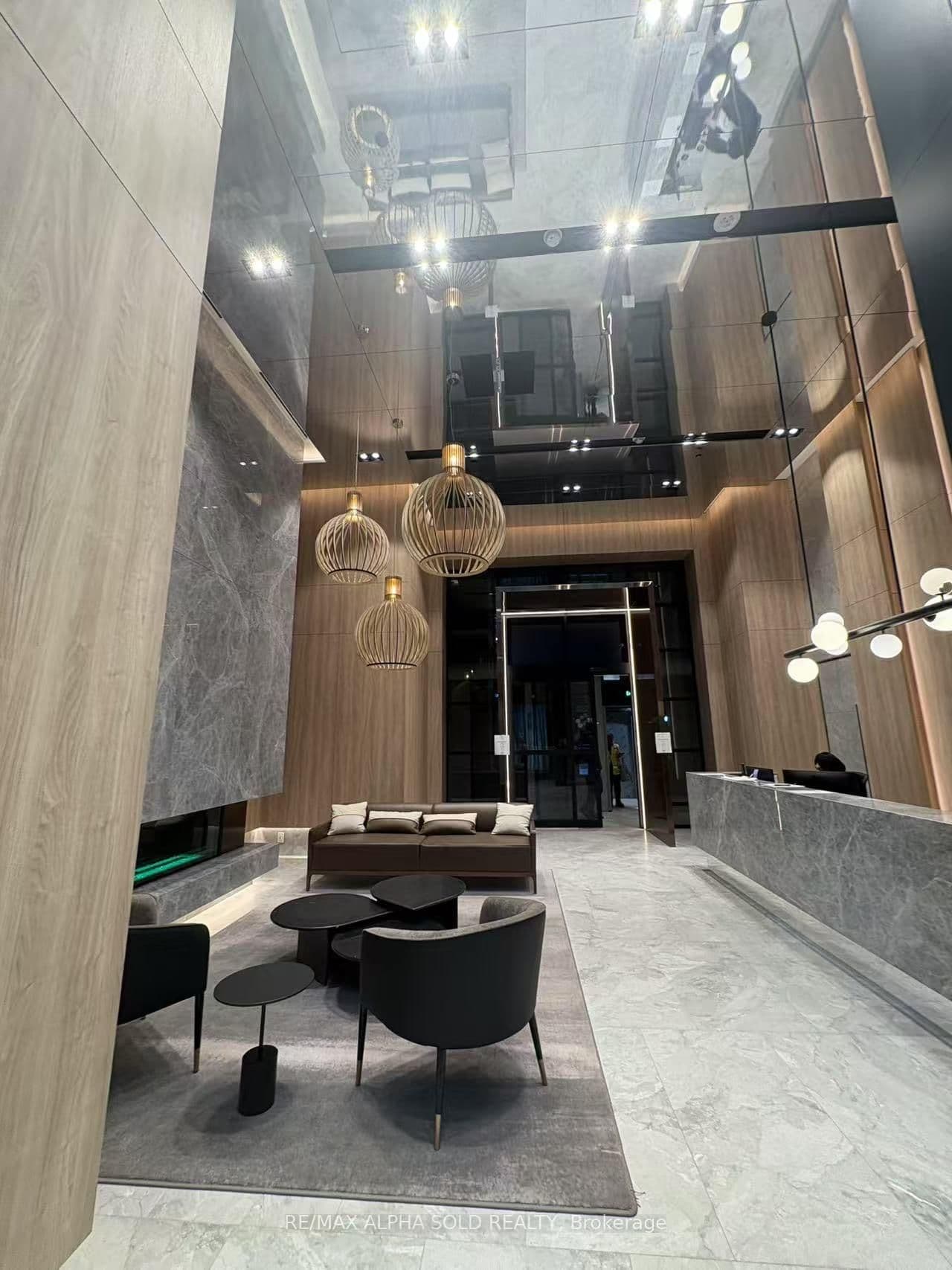 252 Church Street, Unit 1807