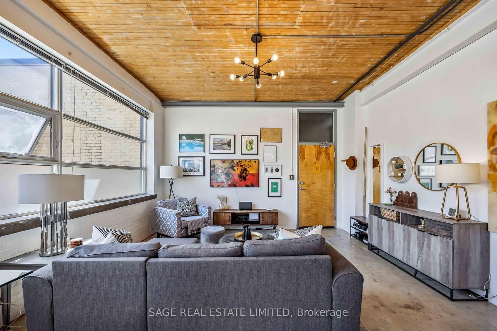 365 Dundas Street E, Unit 224