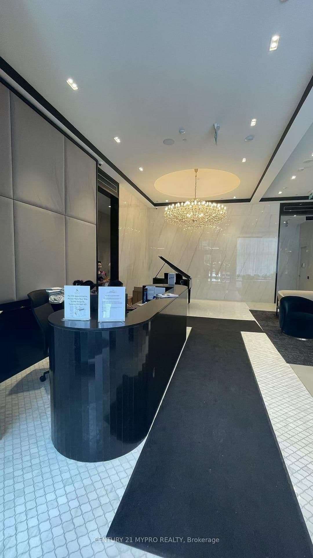 8 Wellesley Street W, Unit 2805