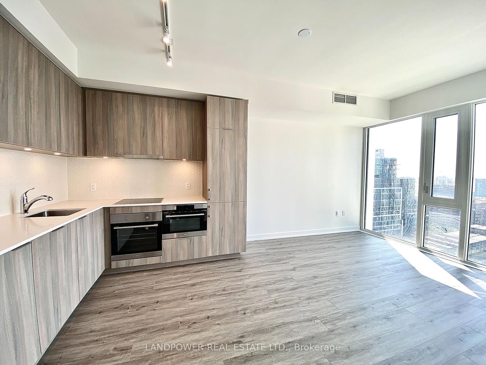 158 Front Street, Unit 1601