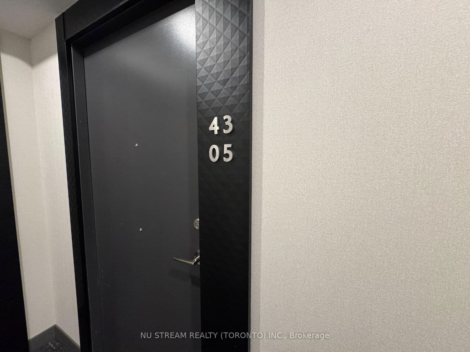 8 Wellesley Street W, Unit 4305