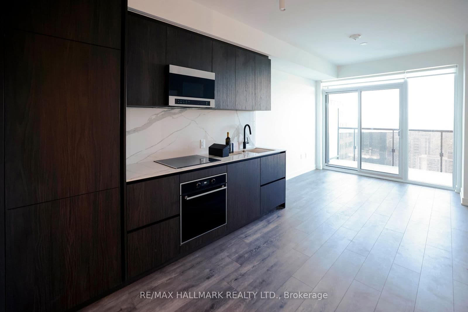 117 Broadway Avenue, Unit 3208