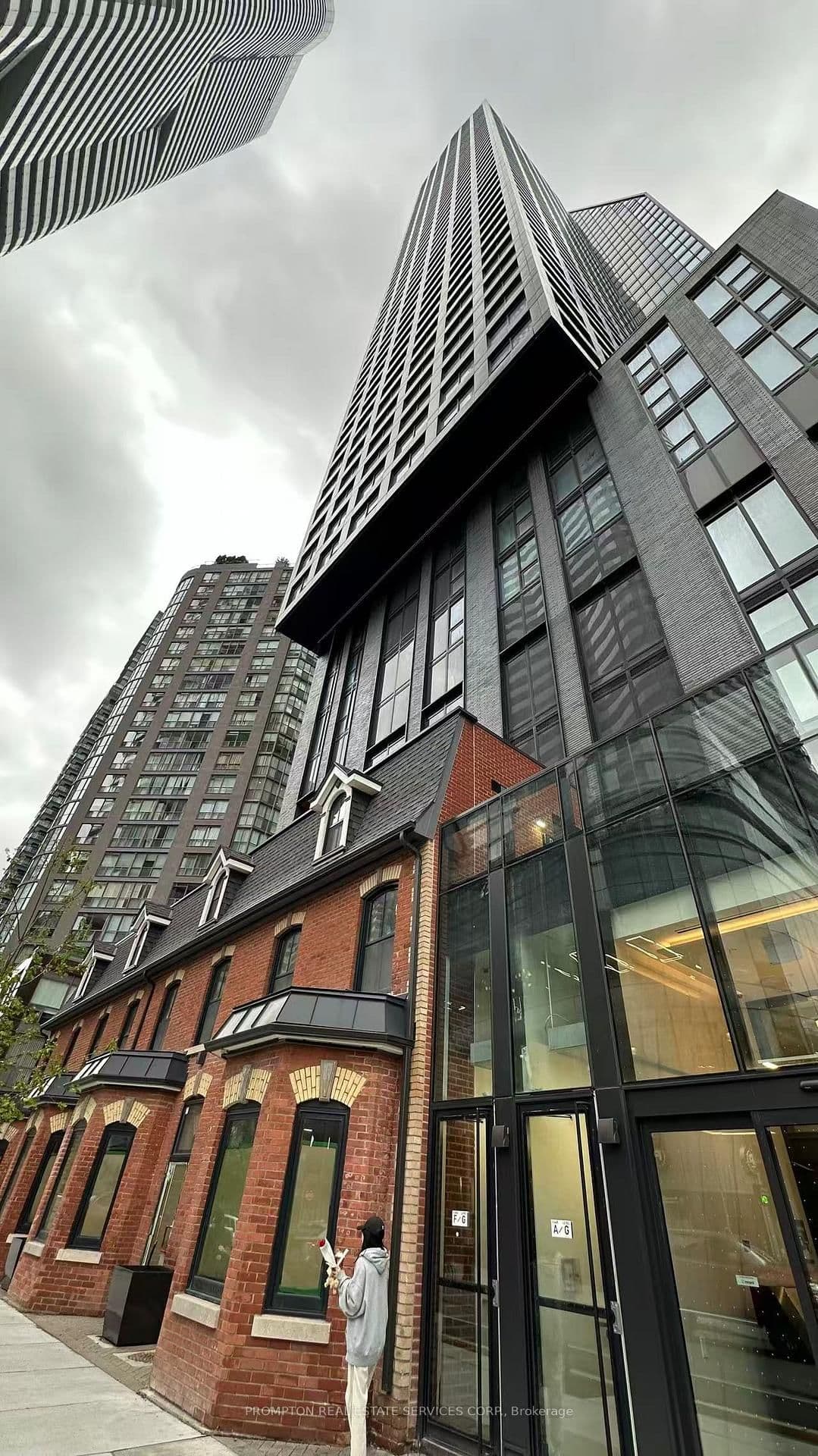 8 Wellesley Street W, Unit 3215