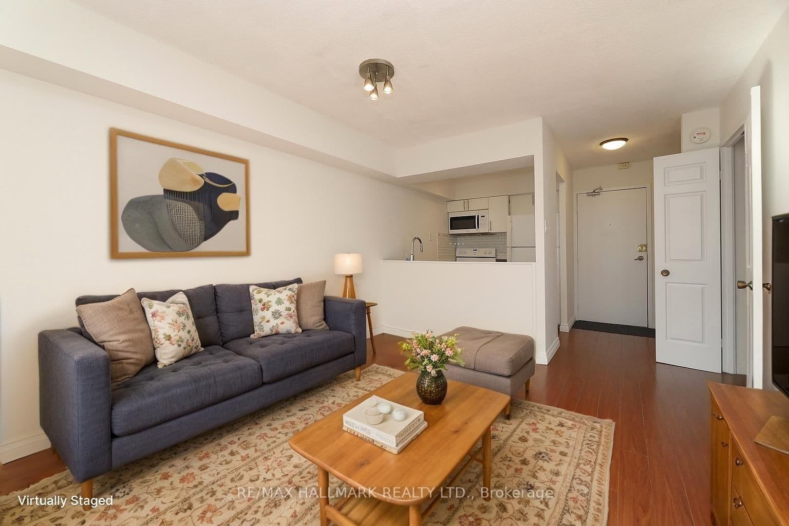 105 Mccaul Street, Unit 506