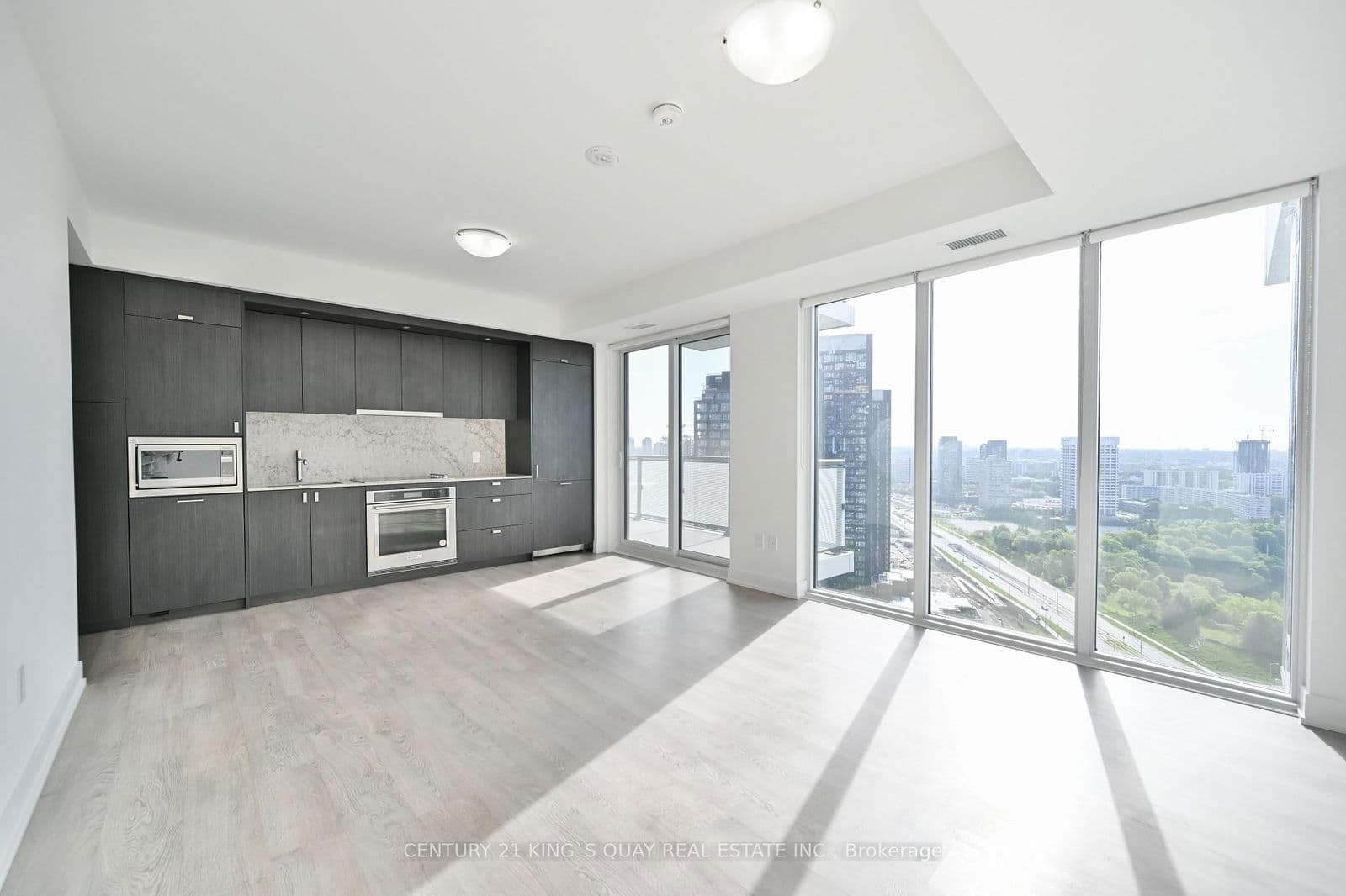 30 Inn On The Park Drive, Unit 2807