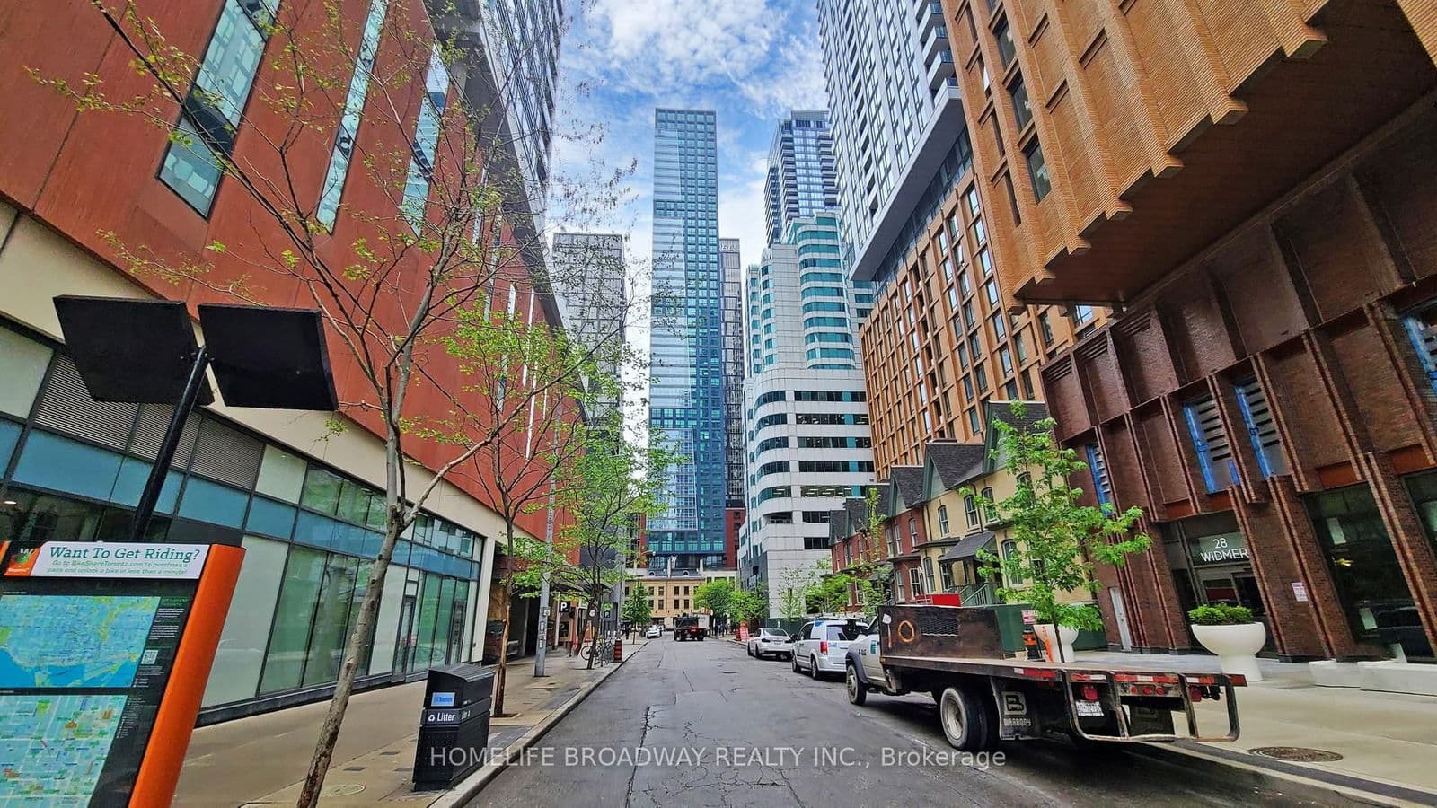 327 King Street W, Unit 1005