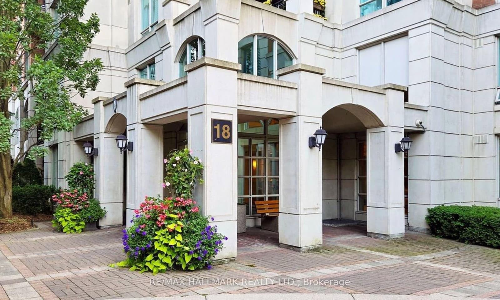 18 William Carson Crescent, Unit 115