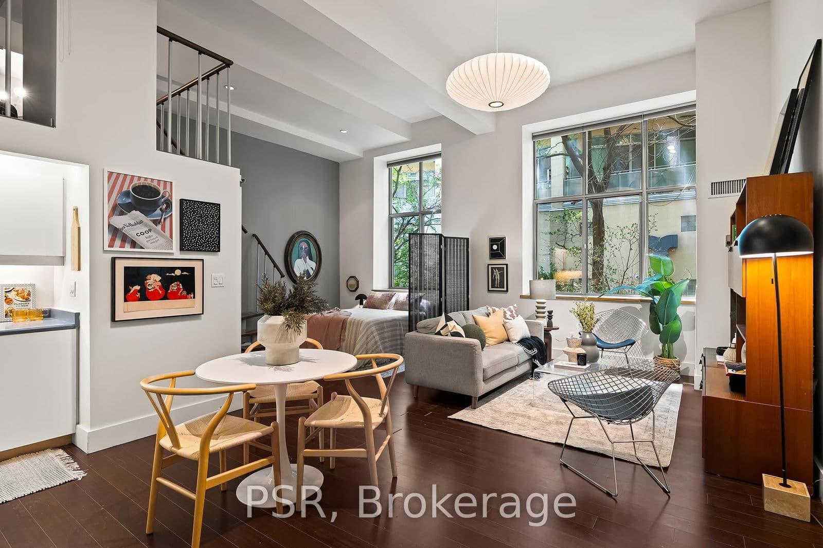 21 Nassau Street, Unit 202