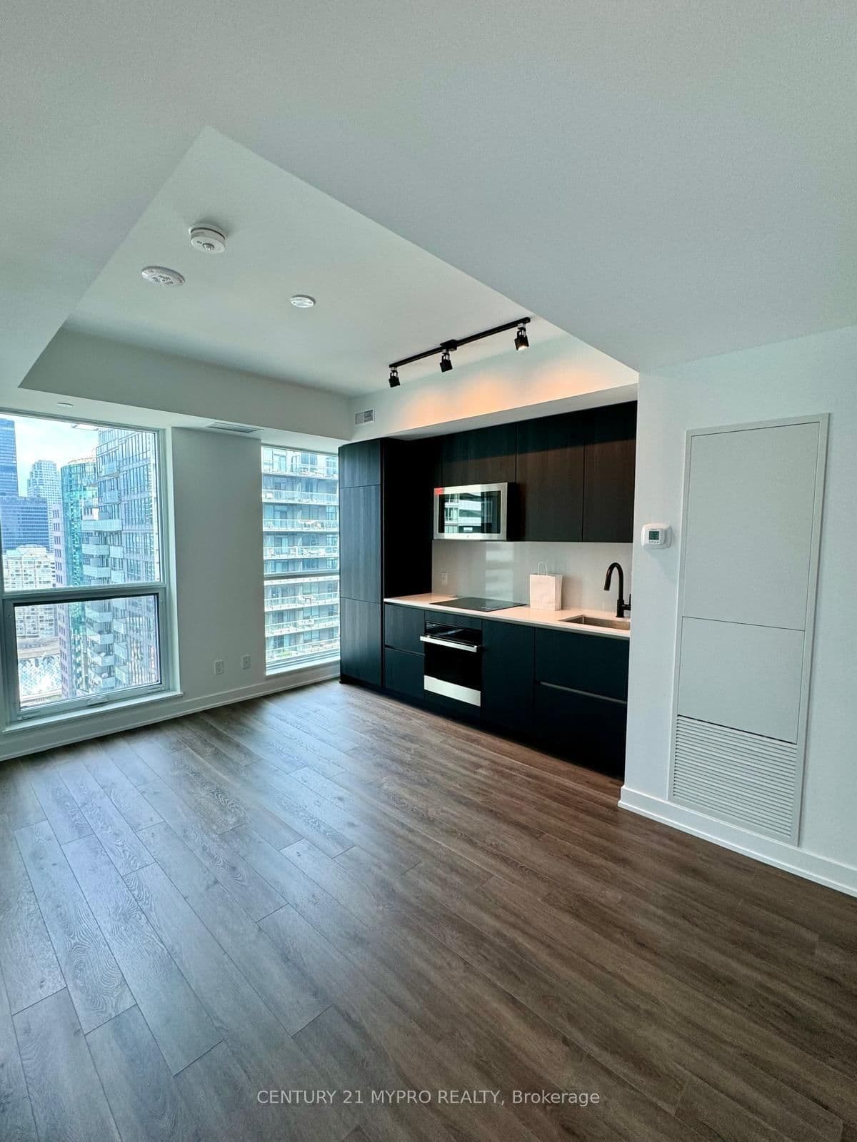 327 King Street W, Unit 3001
