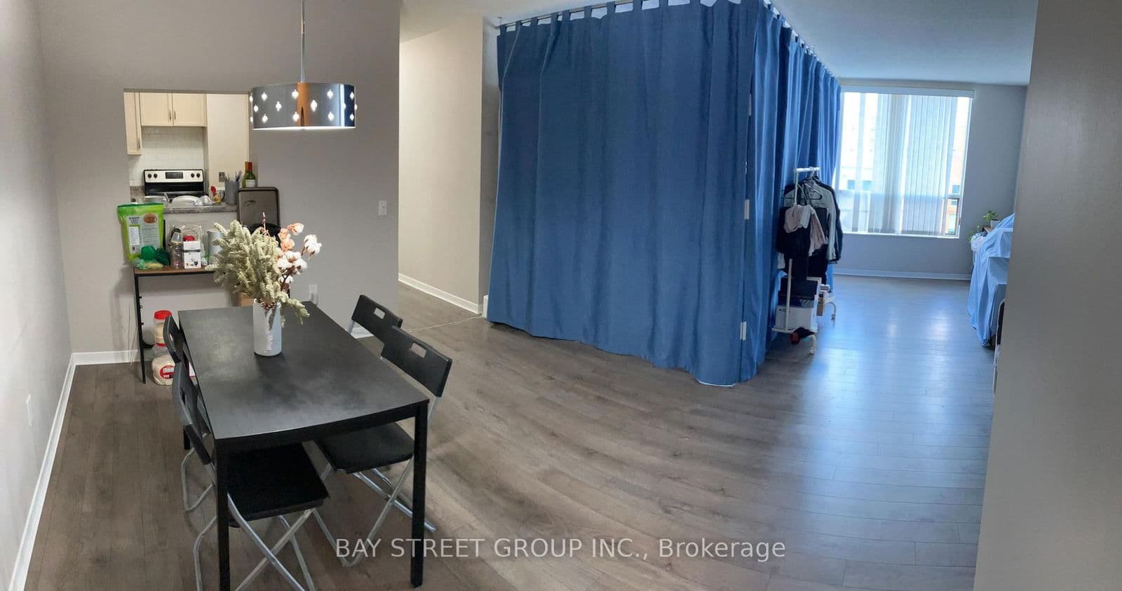 284 Bloor Street W, Unit 902