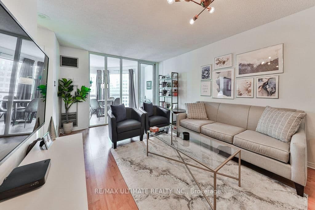 10 Queens Quay W, Unit 1408