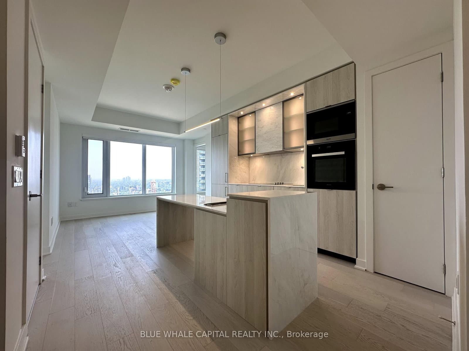 11 Yorkville Avenue, Unit 2712