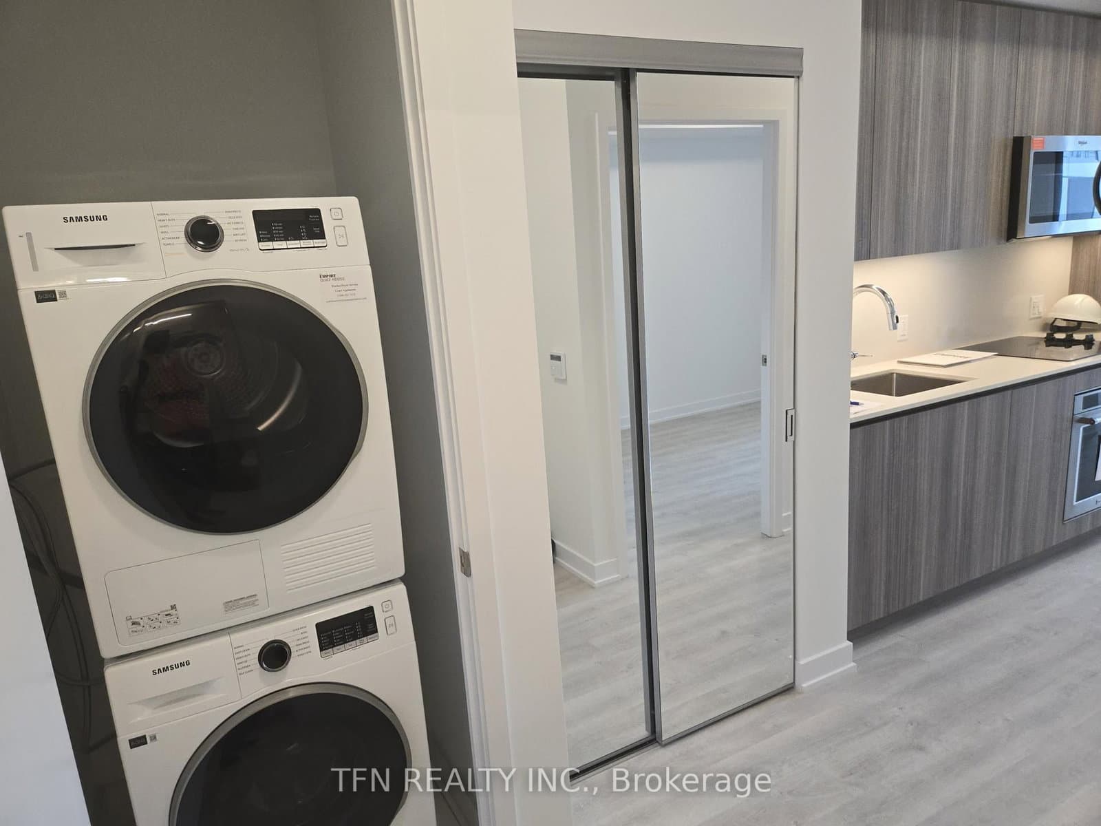 15 Richardson Street, Unit 711