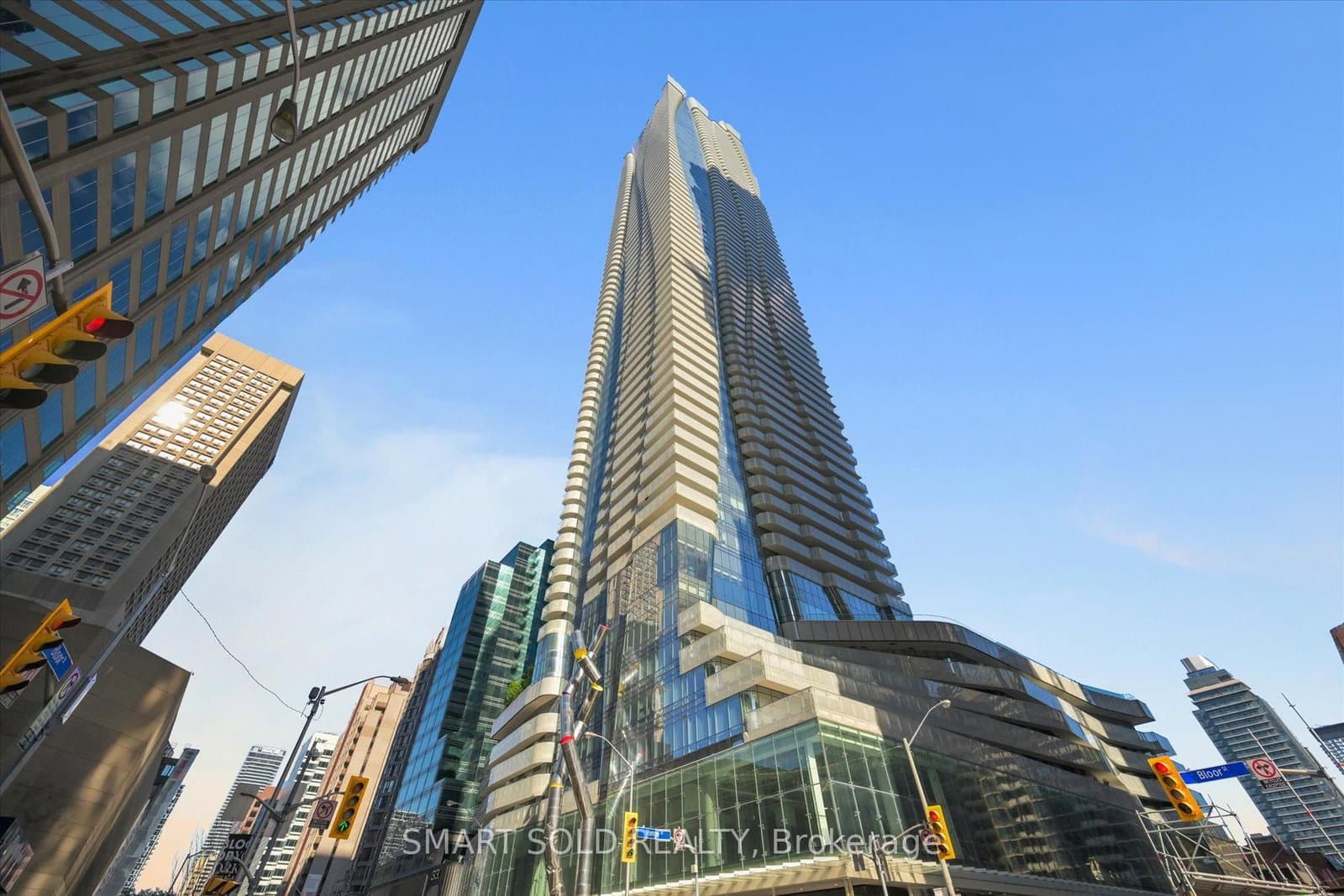 1 Bloor Street E, Unit 4002