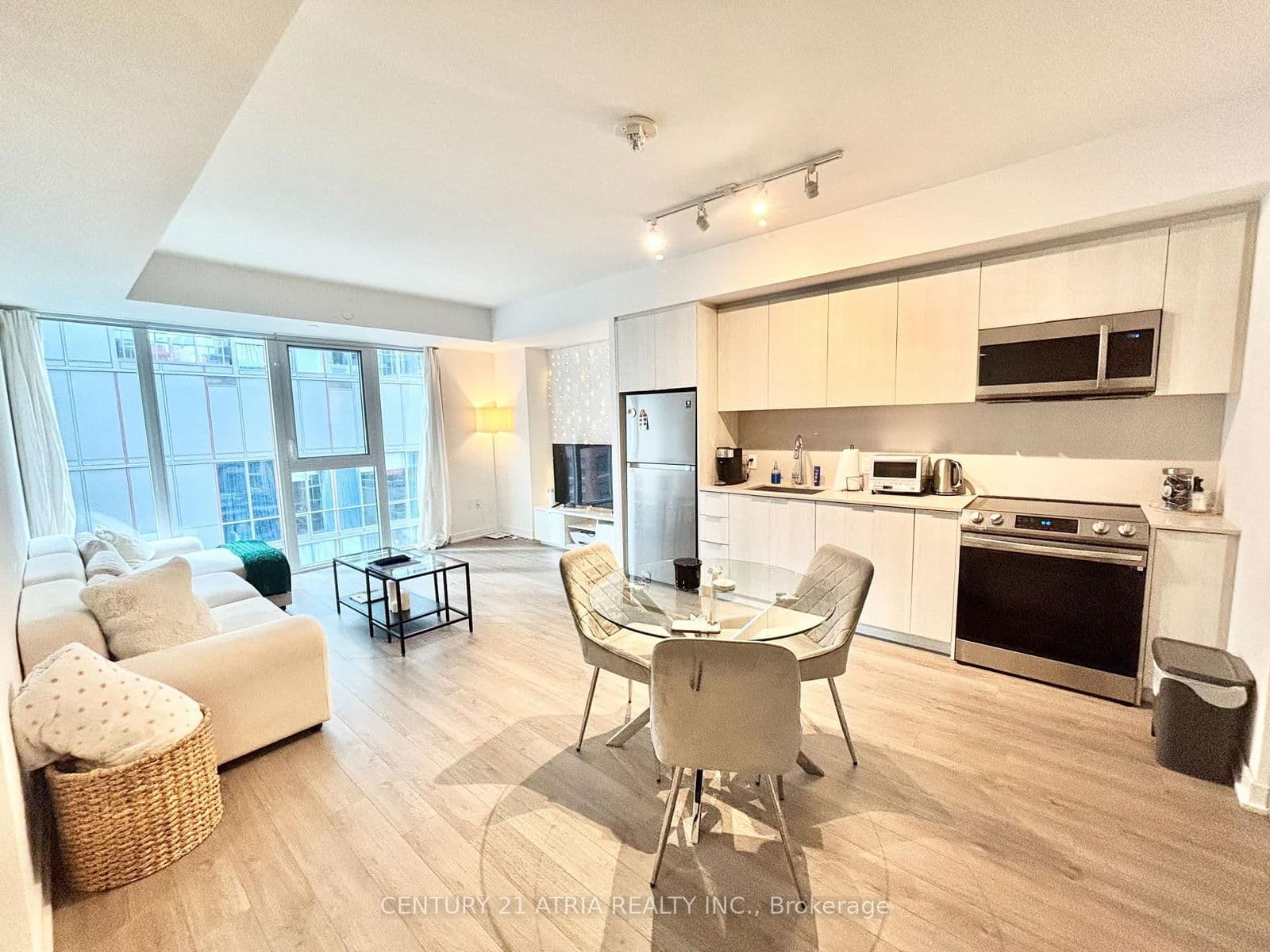 357 King Street W, Unit 709