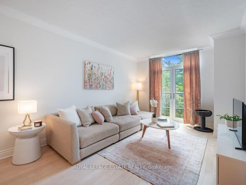 10 Delisle Avenue, Unit 212