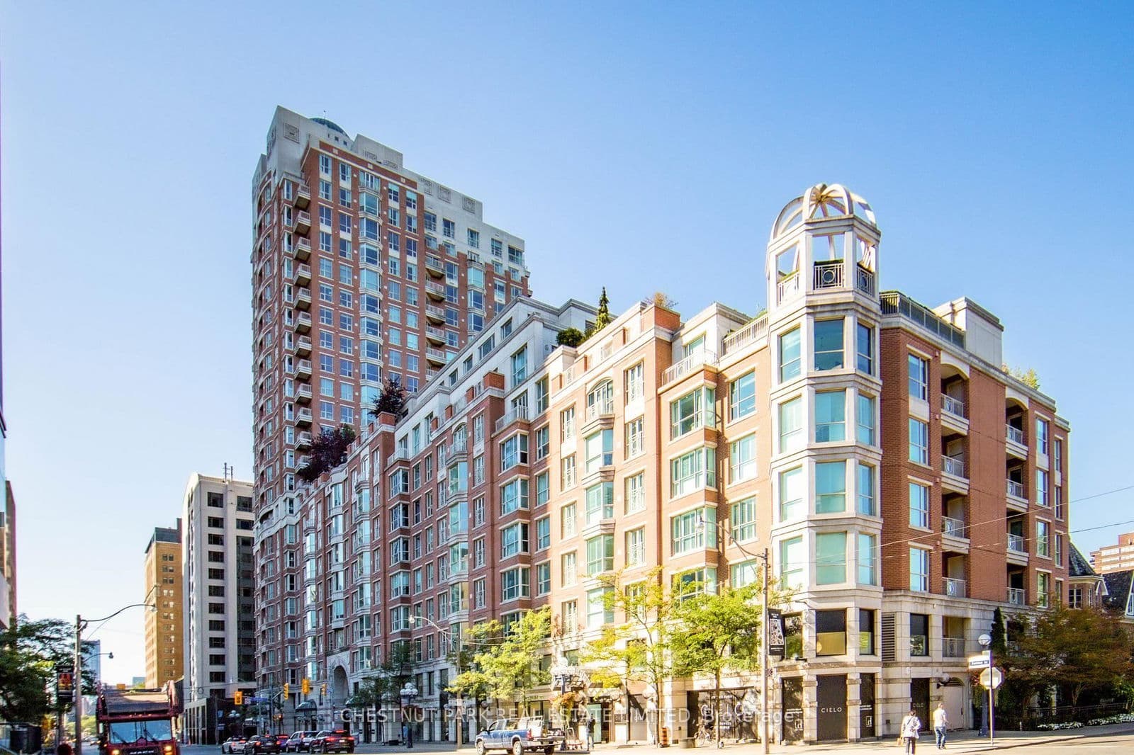 38 Avenue Road, Unit 400