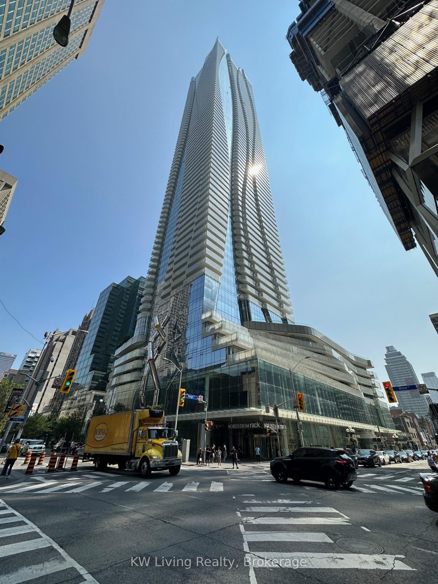 1 Bloor Street E, Unit 5202