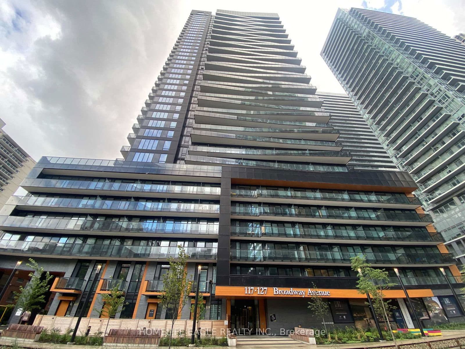 117 Broadway Avenue, Unit 3308