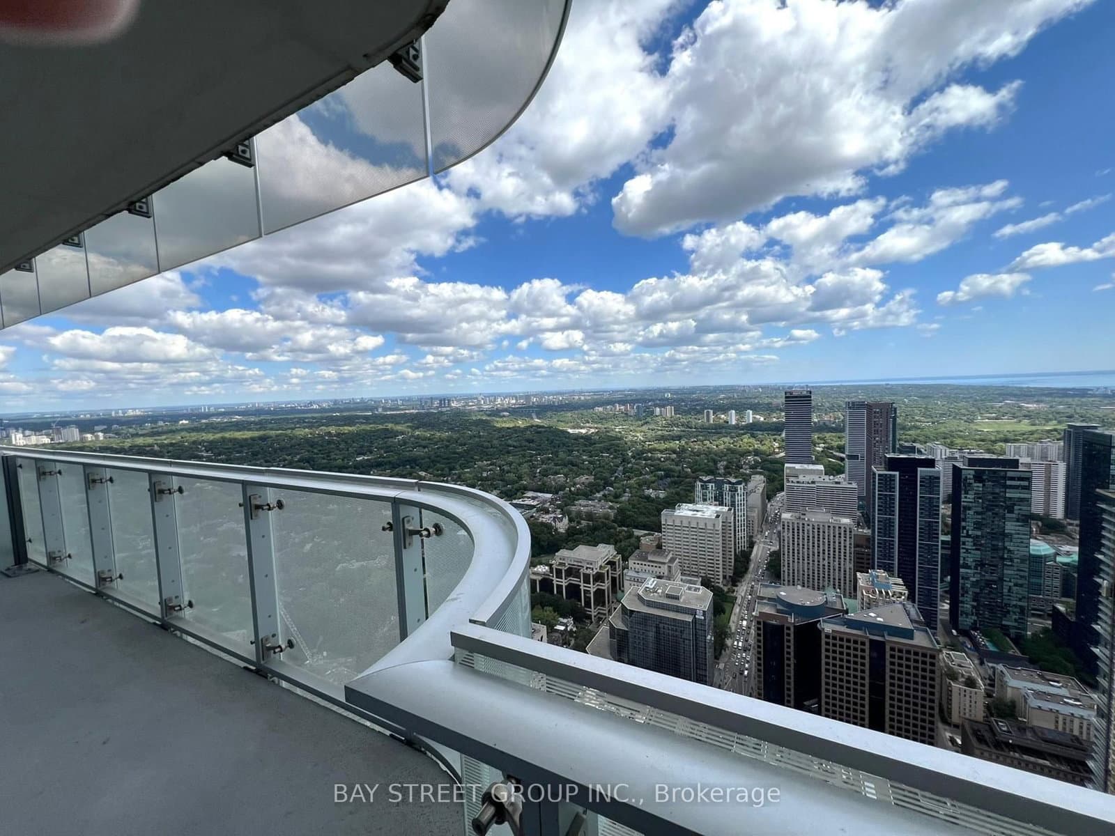 1 Bloor Street E, Unit 6302