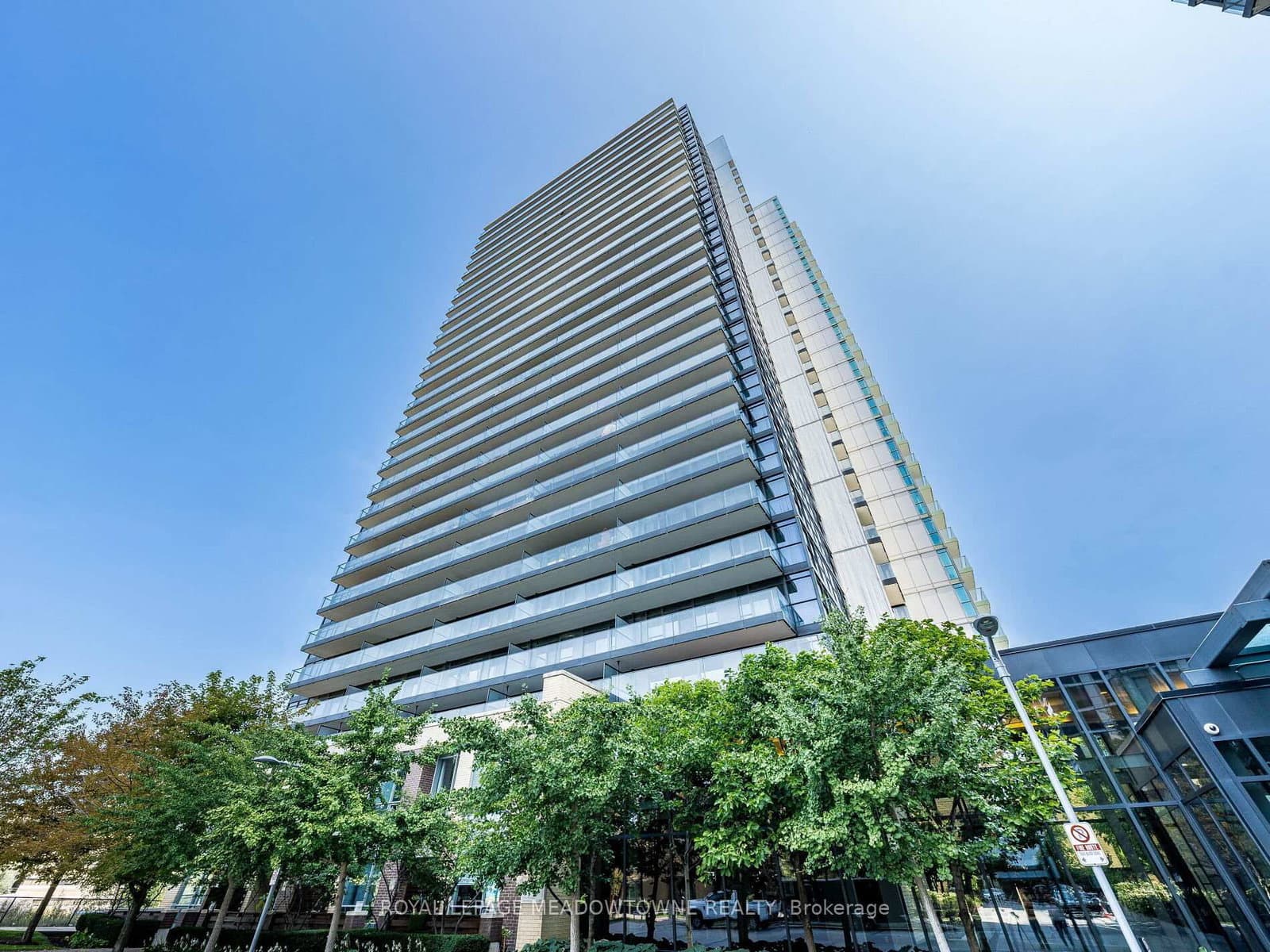 33 Singer Court, Unit 1909