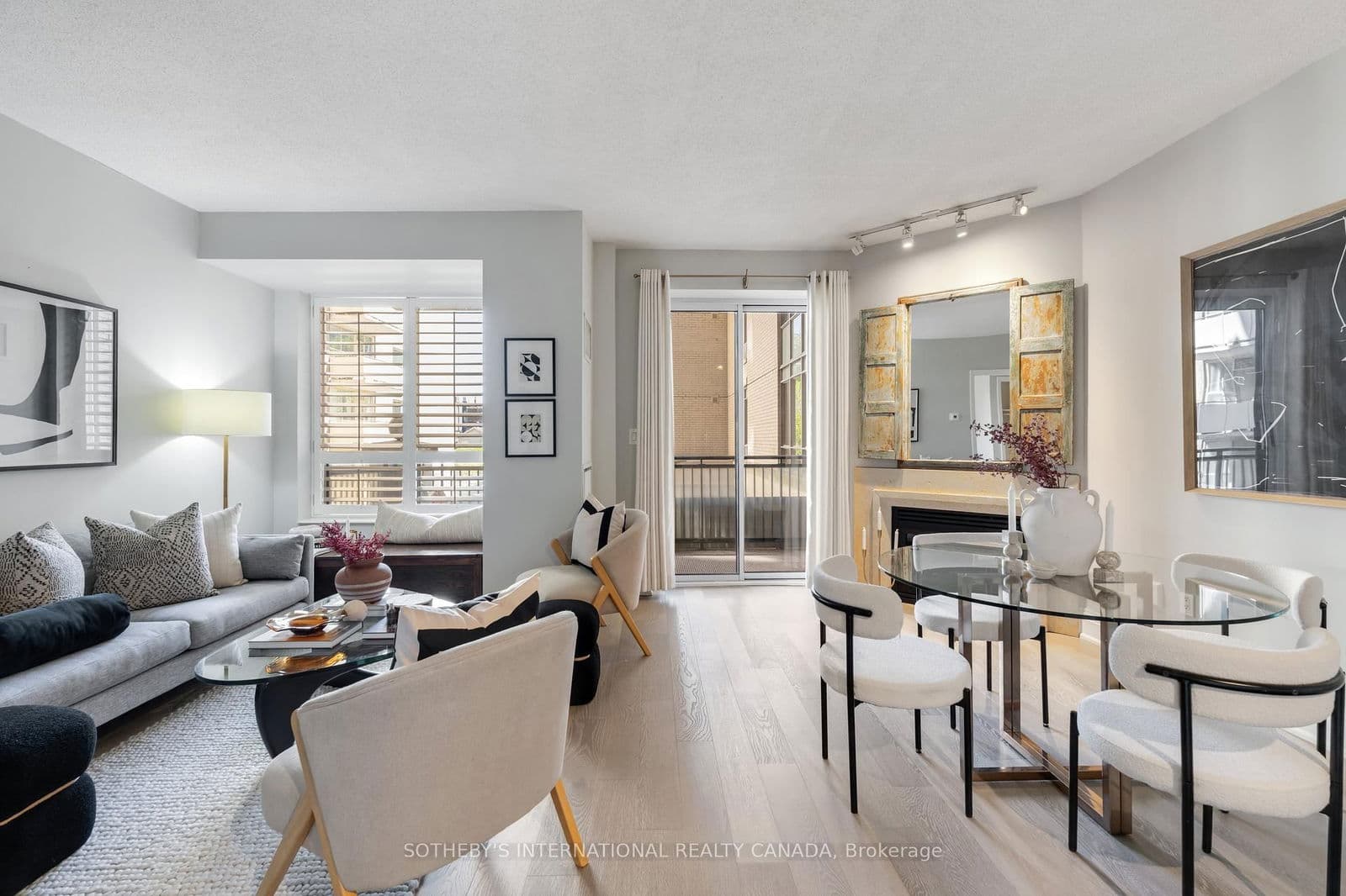 99 Avenue Road, Unit 207